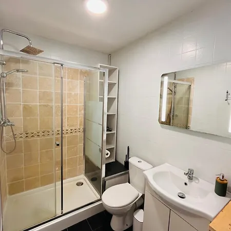 Hypercentre - 4 Pers - Parking Prive Bethune